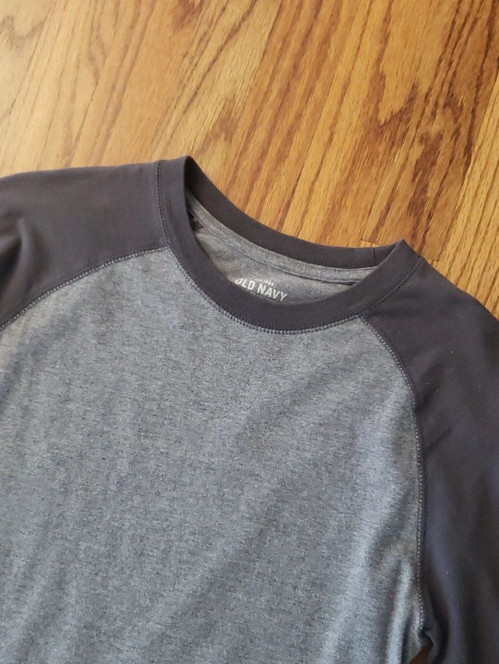Old Navy Two Tone Gray Long Sleeve Tee Size: XL